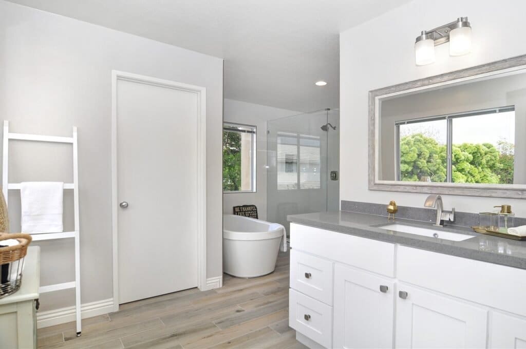bathroom-remodel-modern-4130000 - My Home Hug bathroom, remodel, modern-4130000.jpg